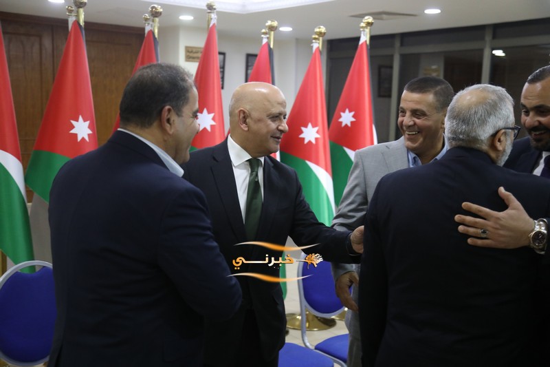 خليل الحاج توفيق يستقبل التهاني 