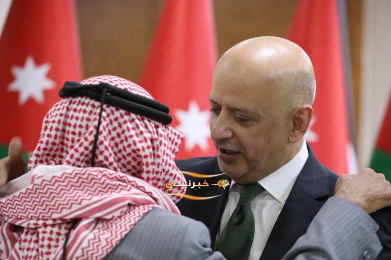 خليل الحاج توفيق يستقبل التهاني 