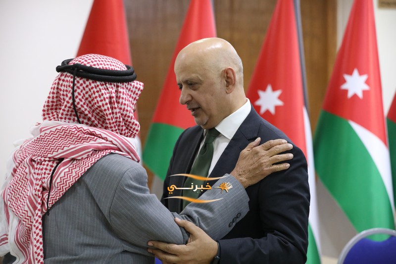 خليل الحاج توفيق يستقبل التهاني 