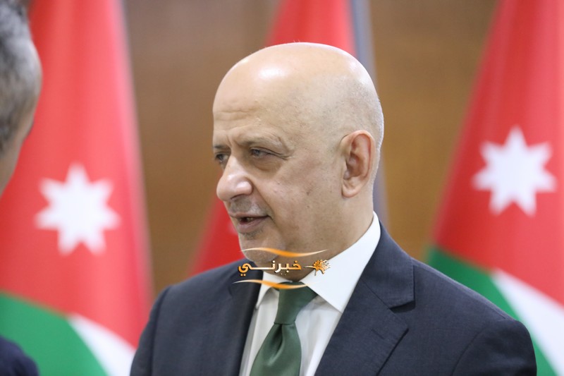 خليل الحاج توفيق يستقبل التهاني 