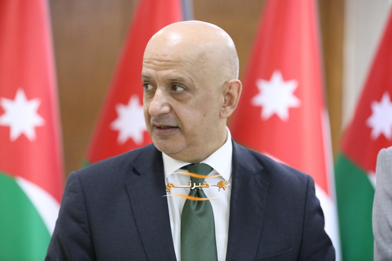 خليل الحاج توفيق يستقبل التهاني 