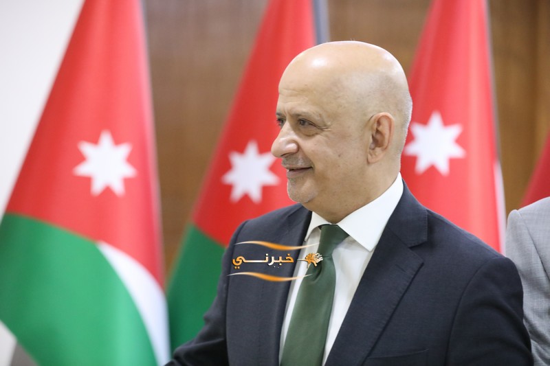 خليل الحاج توفيق يستقبل التهاني 