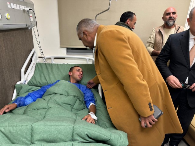 امين عام حزب عزم  وكتلة عزم النيابية يزورون  مصابي  الأمن العام