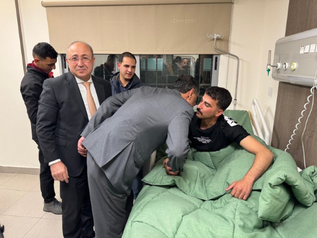 امين عام حزب عزم  وكتلة عزم النيابية يزورون  مصابي  الأمن العام