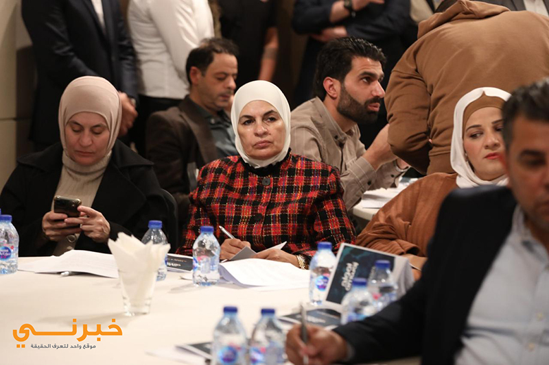 حشد من المغنين المشهورين في العقبة الجمعة