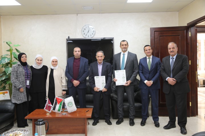  الزيتونة توقع اتفاقية تعاون مع مستشفى الحياة لتدريب طلبة كلية الصيدلة