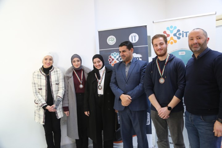 كلية العلوم وتكنولوجيا المعلومات في جامعة الزيتونة تنظم فعالية (ساعة برمجة العالمية)