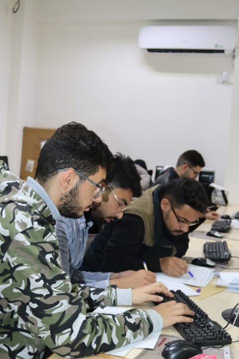 كلية العلوم وتكنولوجيا المعلومات في جامعة الزيتونة تنظم فعالية (ساعة برمجة العالمية)