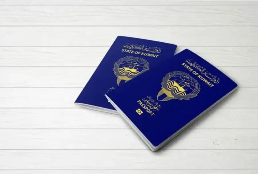 الكويت المسحوبة جنسيتها ستمنح جوازاً كويتياً باللون الأزرق