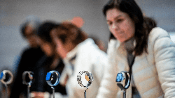 خطر غير متوقع دراسة تكشف مواد سامة في أساور الساعات الذكية الشهيرة