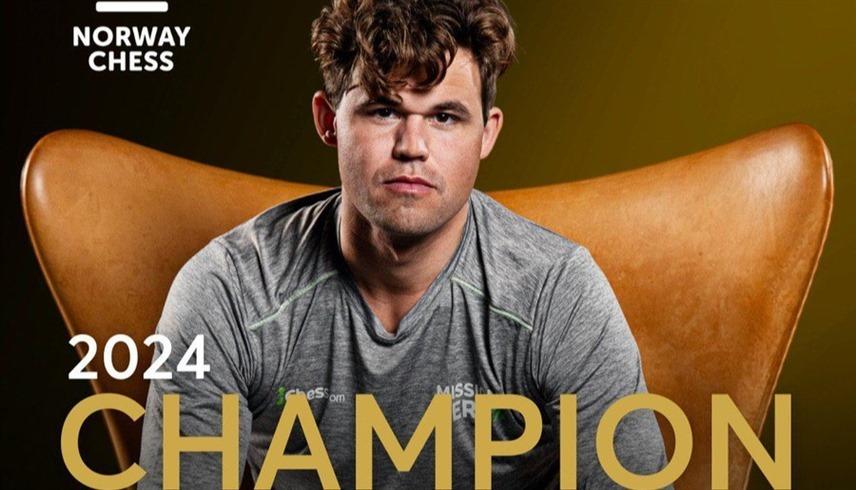 بطل العالم في الشطرنج ينسحب من بطولة بسبب الجينز