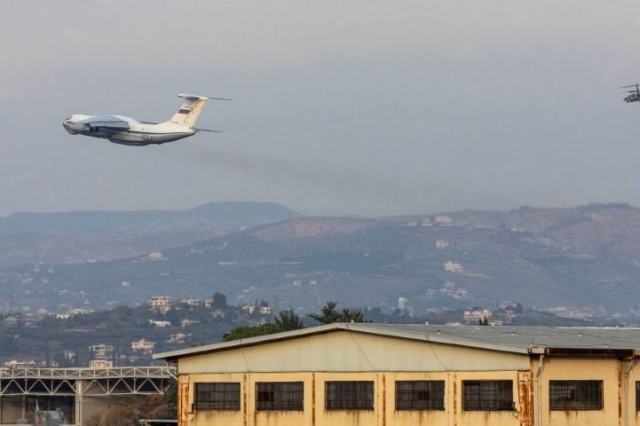 روسيا محاولات أمريكية وبريطانية لإجبارنا على إخلاء قواعدنا بسورية