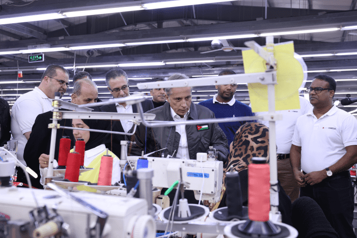 الأردن حسان يتفقد مرافق صحية وإنتاجية في مادبا