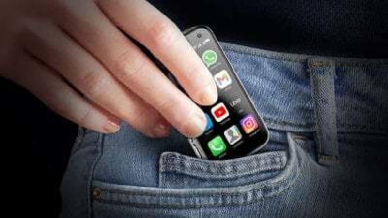 في حجم بطاقة الائتمان ما تحتاج معرفته عن هاتف NanoPhone