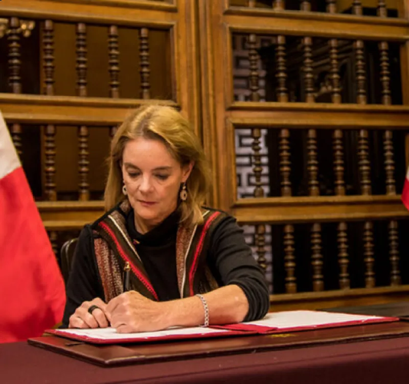 البيت الأبيض تعيين ليزا كينا وزيرة للخارجية بالإنابة