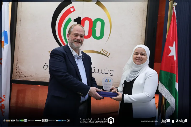 صيدلة عمان العربية تنظم ورشة حول مهارات القيادة والتواصل