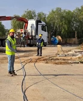تزويد شركة كهرباء إربد لمعبر نصيب السوري بالكهرباء - صور