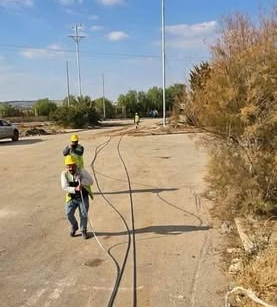 تزويد شركة كهرباء إربد لمعبر نصيب السوري بالكهرباء - صور