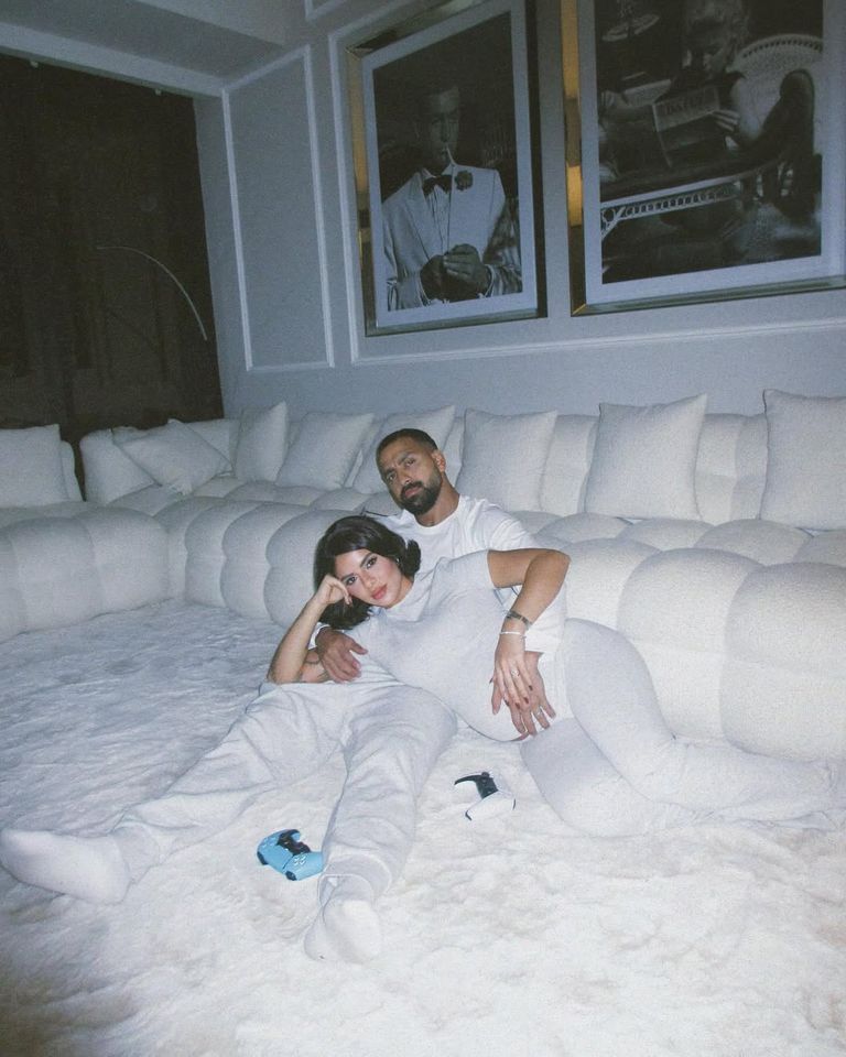 أصالة كامل تعلن حملها الأول برفقة زوجها خالد الخوري (صور)