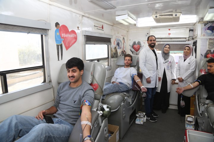 حملة للتبرع بالدم في جامعة الزيتونة  الأردنية