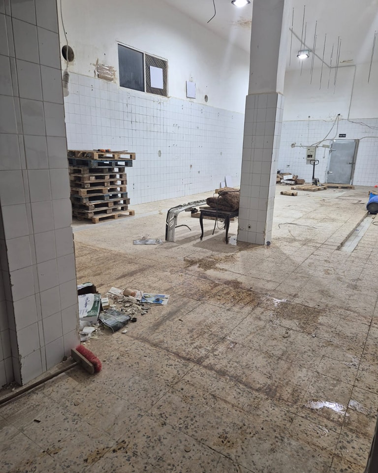 ضبط مستودع مجمدات مخالف في الكرك - صور