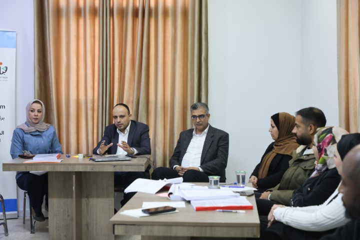 وزير الشباب يتفقد مركز شباب وشابات الزرقاء النموذجي