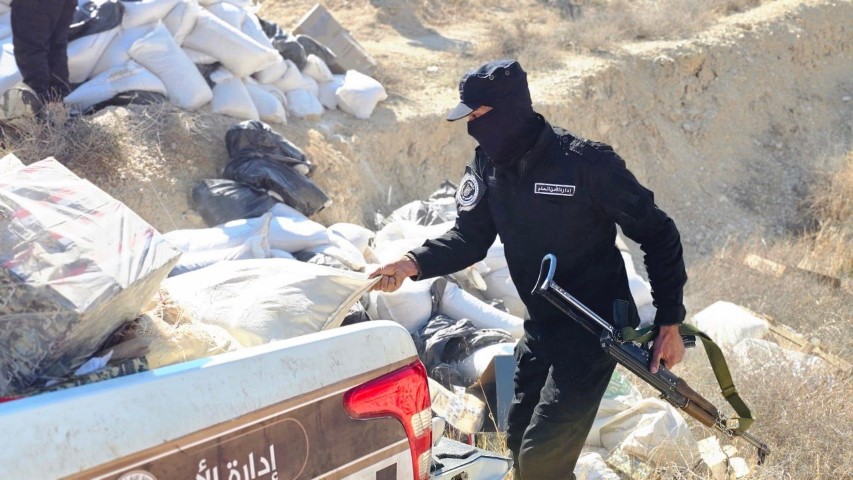 سورية.. إتلاف مخدرات الفرقة الرابعة - صور