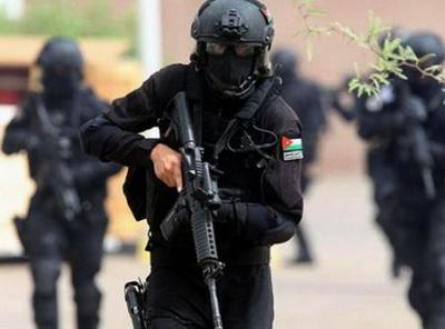 الأردن إصابة رجل أمن بمداهمة مطلوب خطر ومسلح في عمان