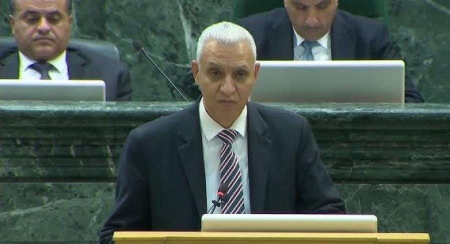 العموش الأردنيون يصطفون على أبواب وفاء بني مصطفى