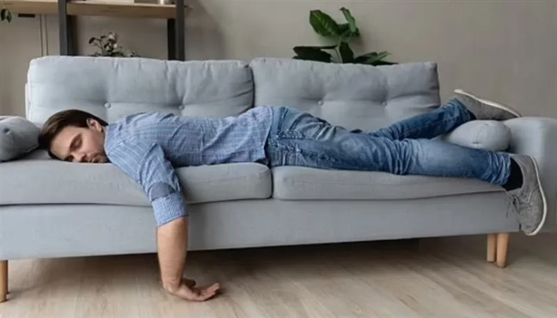 دراسة تُحذر القيلولة الطويلة تزيد خطر الإصابة بالسكتة الدماغية