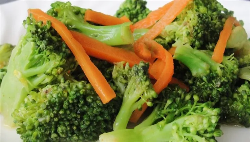 دراسة عنصر غذائي يقلل شيب الشعر