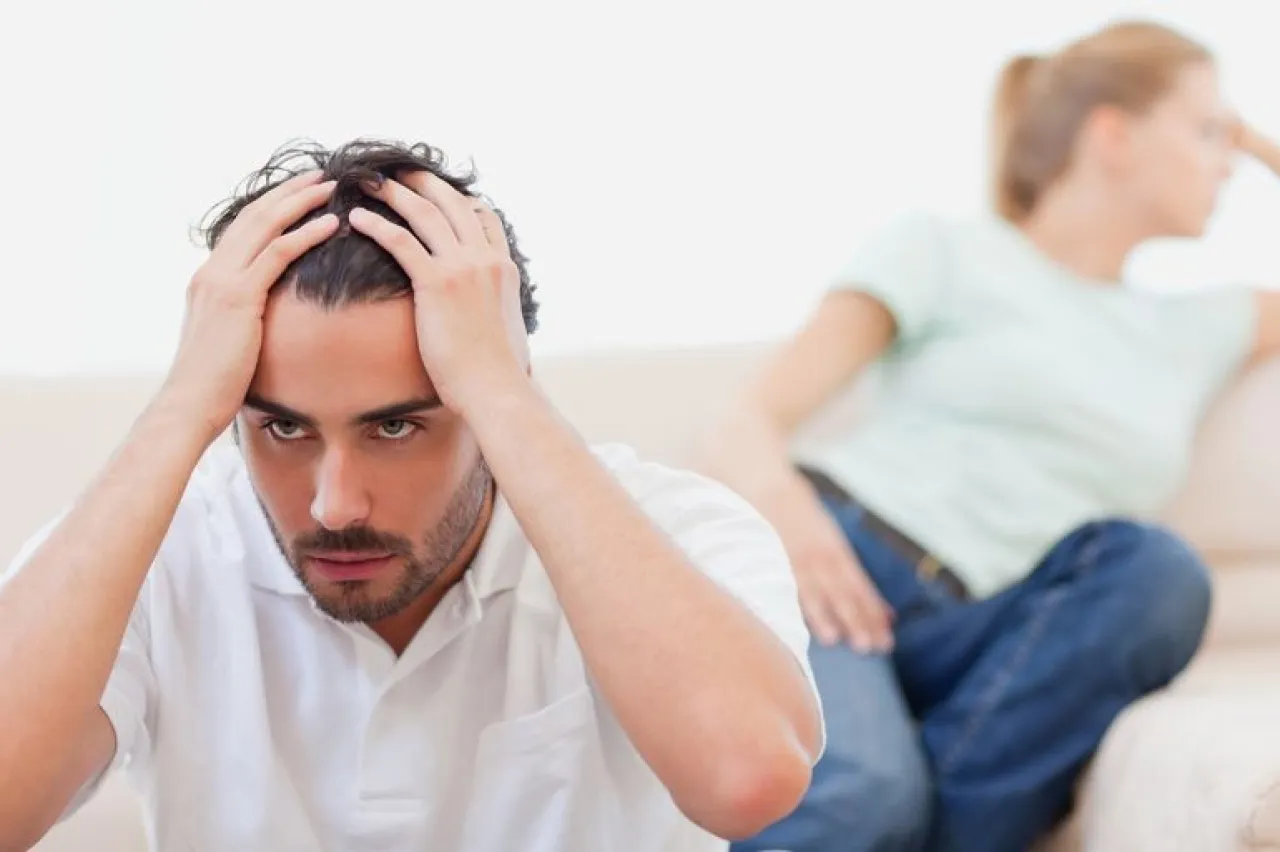 دراسة بريطانية المرأة تقضي 8000 دقيقة سنويا في إزعاج زوجها