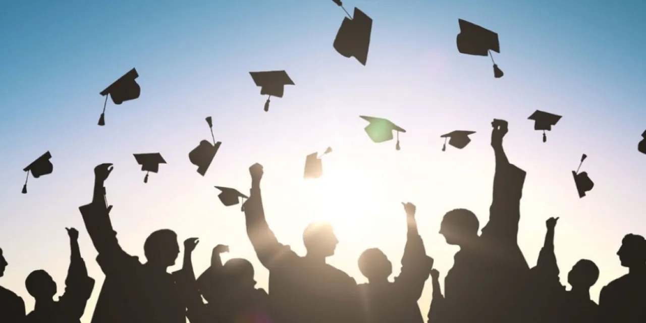 المنتدى الاقتصادي الاقتصاد الأردني يواجه ضغوطا بسبب ارتفاع أعداد الخريجين