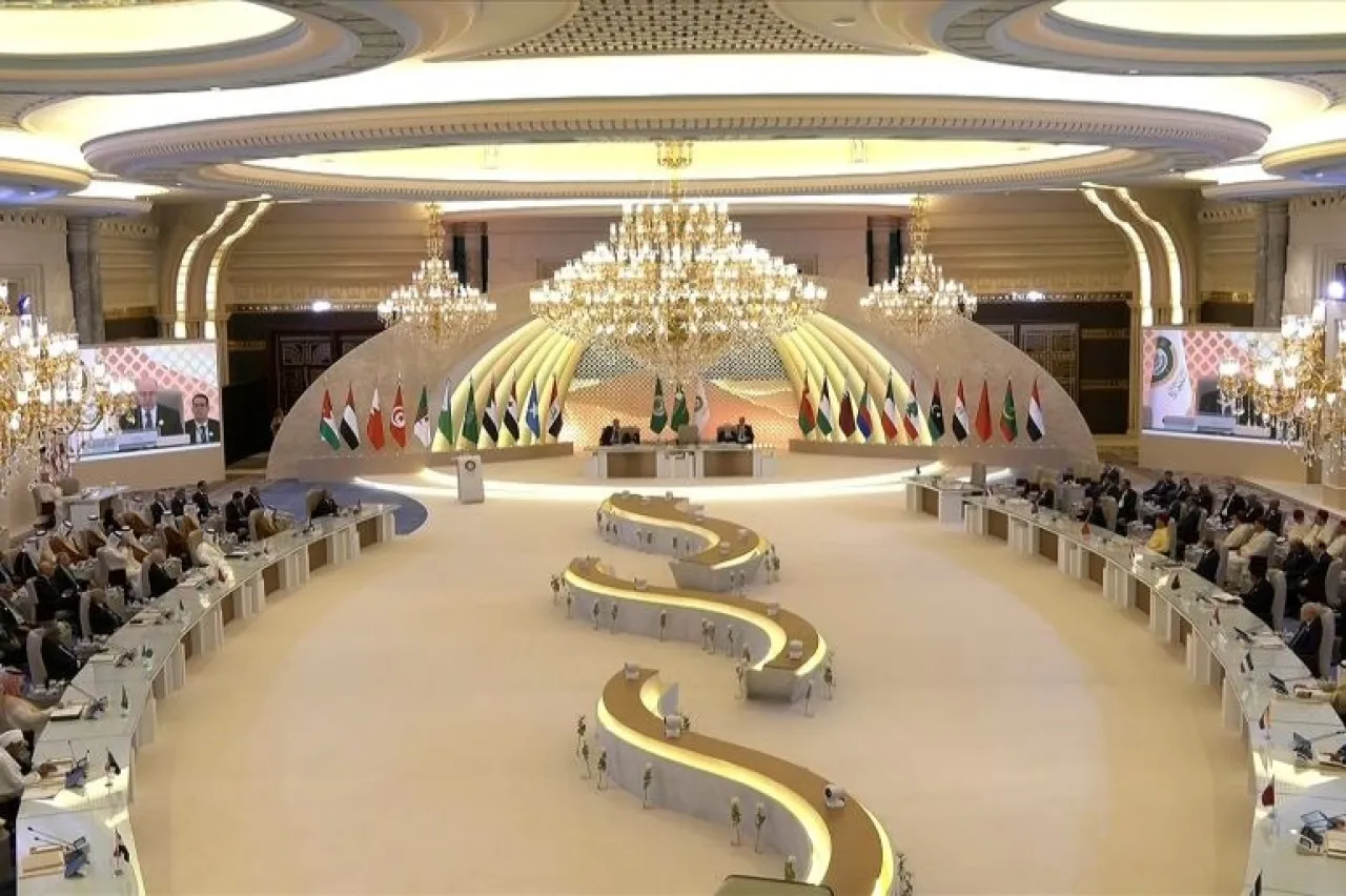 مصر تحدد موعد القمة العربية الطارئة