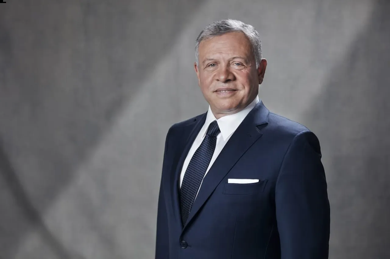 أسرة جامعة عمان العربية تهنئ حضرة صاحب الجلالة الهاشمية الملك عبدالله الثاني ابن الحسين المعظم حفظه الله بالسلامة التامة