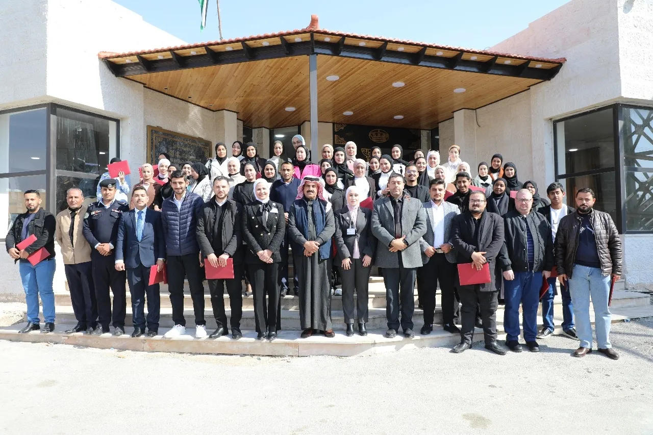 الشرق الأوسط تخرج طلبة البرامج التدريبية بالتعاون مع بلدية الجيزة