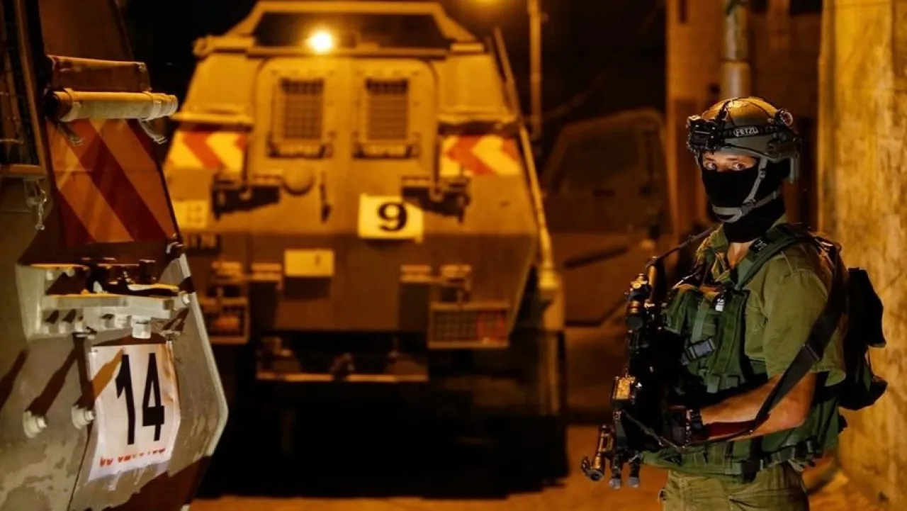 الاحتلال يعتقل شابين في جنين ورام الله