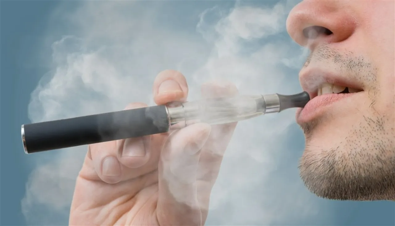 تحذير للمدخنين من الإصابة بـ لسان الفيب