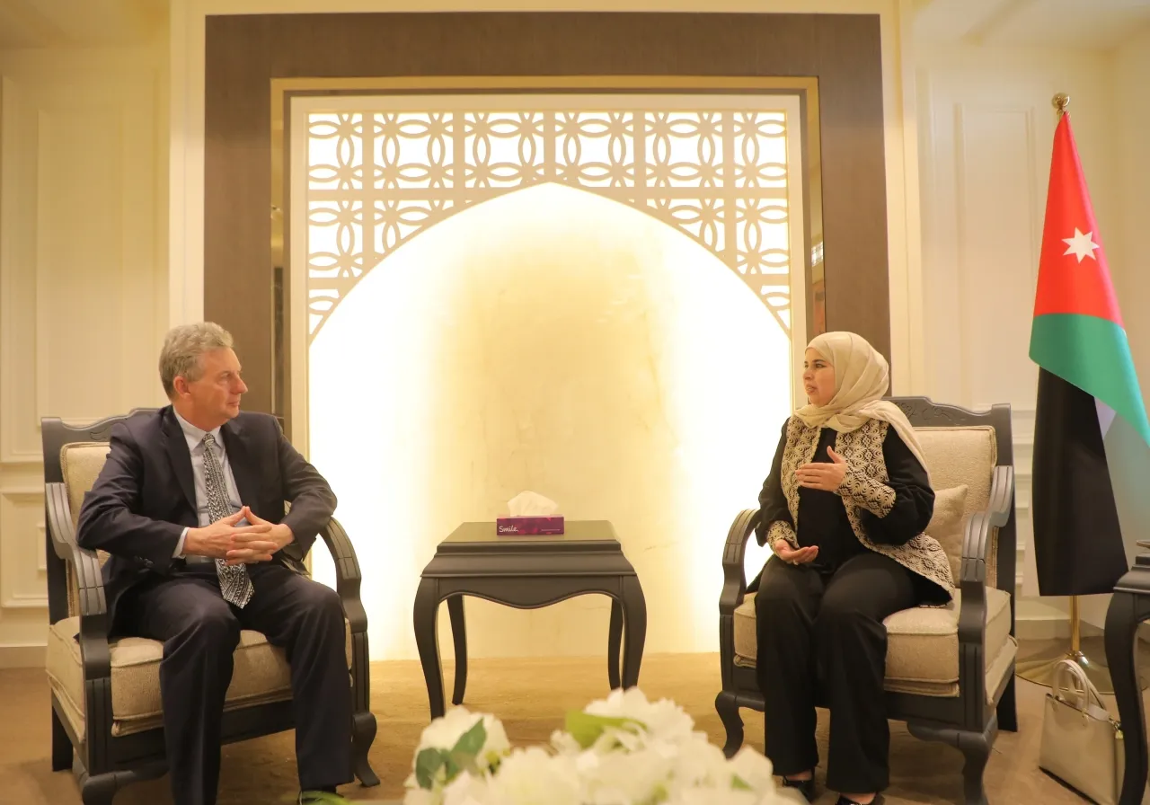 رئيسة لجنة المرأة النيابية تلتقي السفير الأسترالي