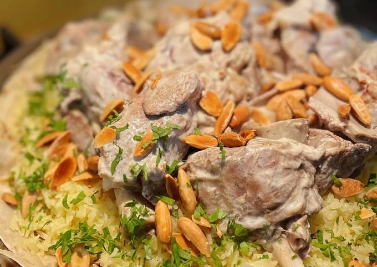 دراسة تناول وجبات ثقيلة بعد الصيام قد يؤدي إلى انسداد معوي خطير