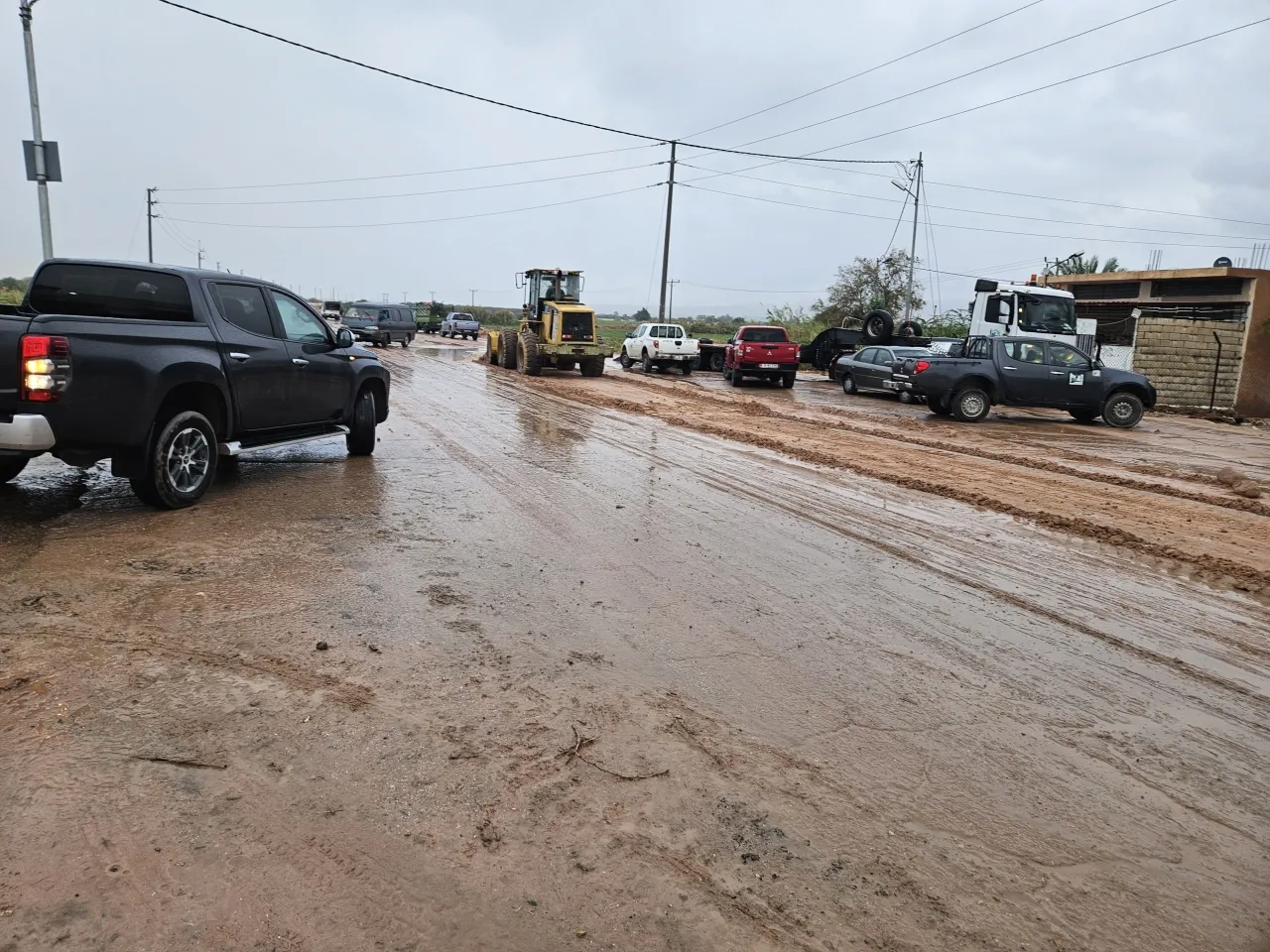 أشغال الكرك تتعامل مع انهيارات وانجرافات في لواء الأغوار الجنوبية