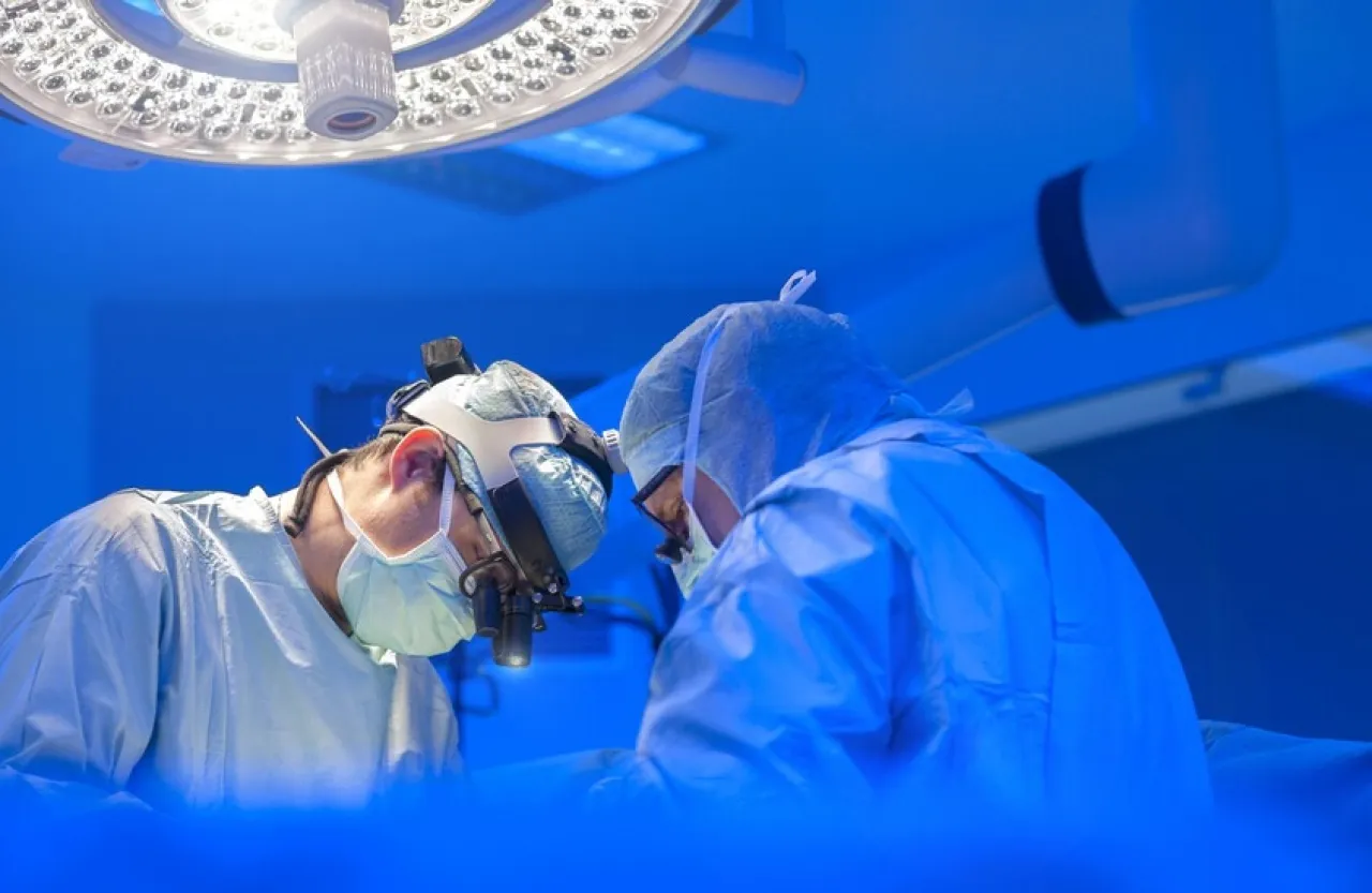 هل الخضوع للجراحة يوم العطلة يشكل خطرا على حياة المرضى