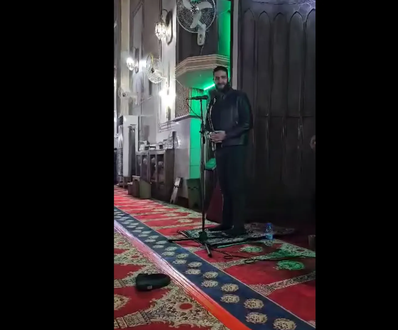 الشرع ما دامت الثورة خرجت من هذه المساجد فلا خوف على سوريا