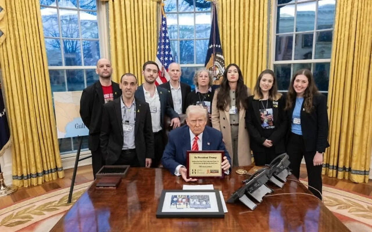 عائلات الأسرى الإسرائيليين تستنجد بترمب