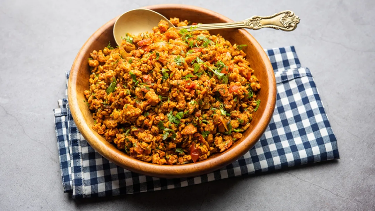 البحرين  إلزام فود بلوجر تعويض مطعم شهير بألف دينار بعد فيديو تشهيري