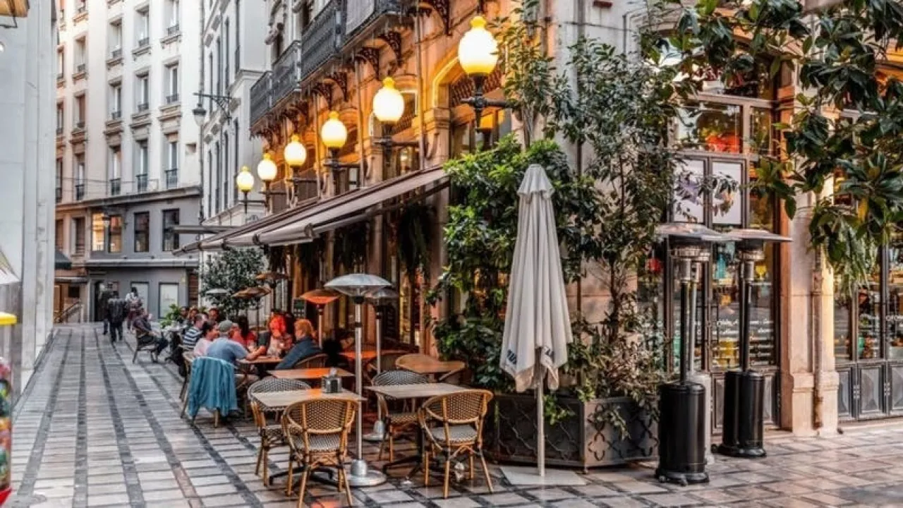 منصات حجز المطاعم تبتكر حلولا جديدة للتصدي لحالات عدم الوفاء بالحجوزات