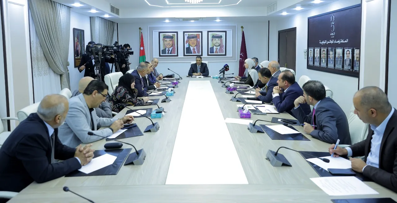 الاستثمار النيابية تناقش الرؤية الاقتصادية للصناعة والتجارة