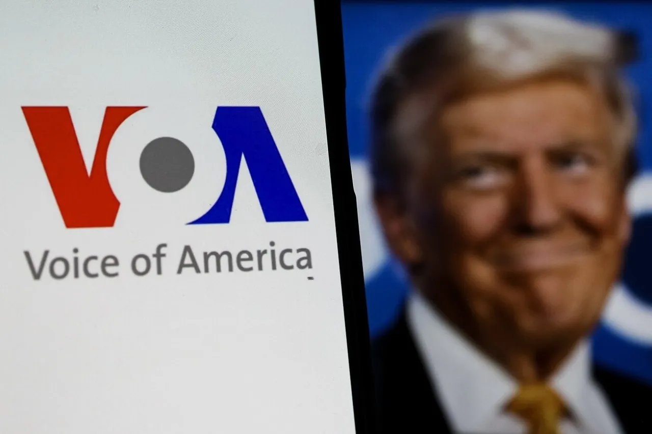 ترامب يغلق صوت أمريكا وينهي عقود ألف موظف