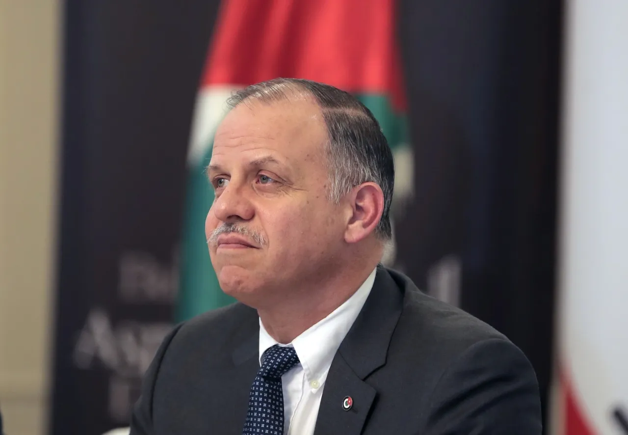 الأمير فيصل يهنئ كيرستي كوفنتري بانتخابها رئيسة للجنة الأولمبية الدولية