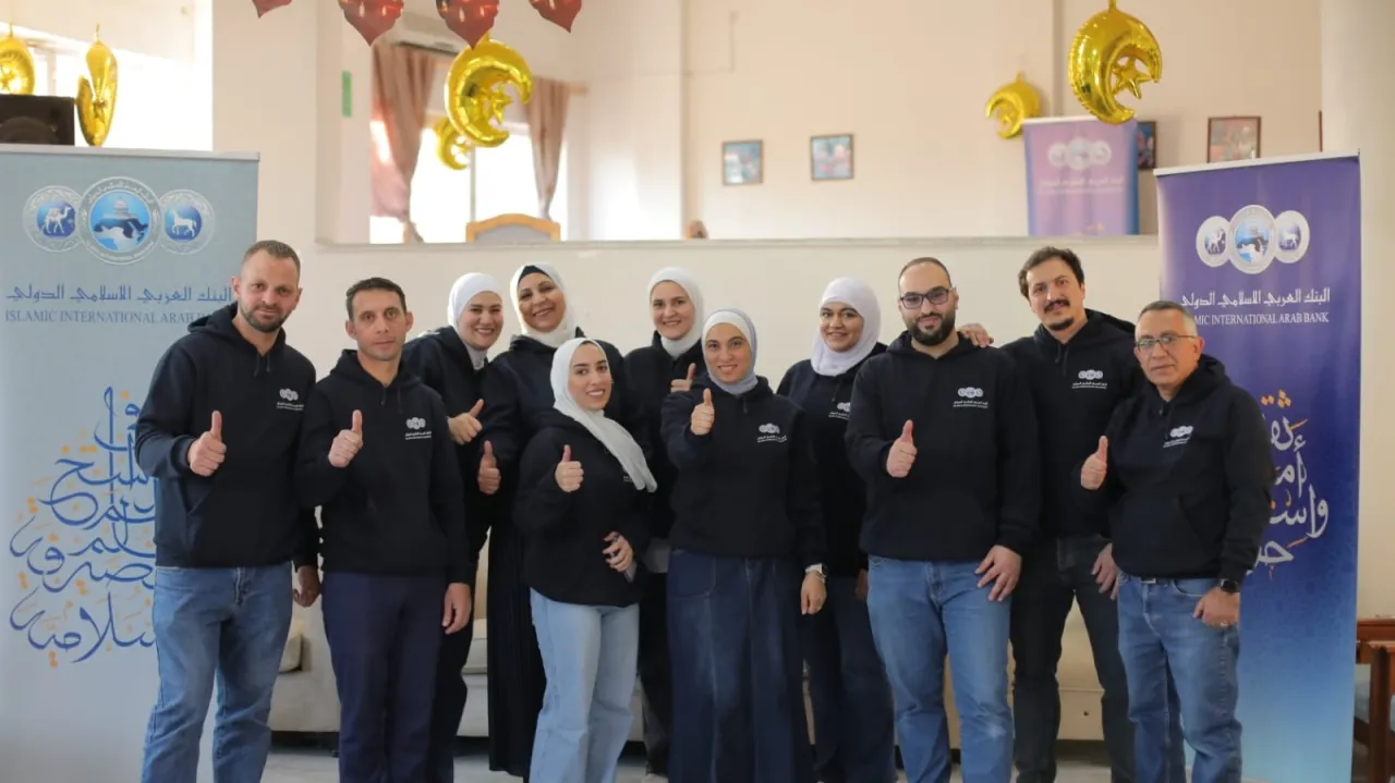 البنك العربي الإسلامي ينظم إفطاراً للمسنين في دارات سمير شما